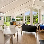 Eljena - 700m From The Sea By Interhome