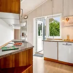 Eljena - 700m From The Sea By Interhome *