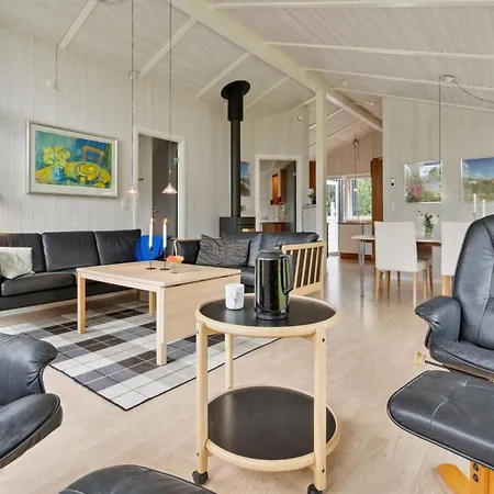 בית נופש Eljena - 700m From The Sea By Interhome *