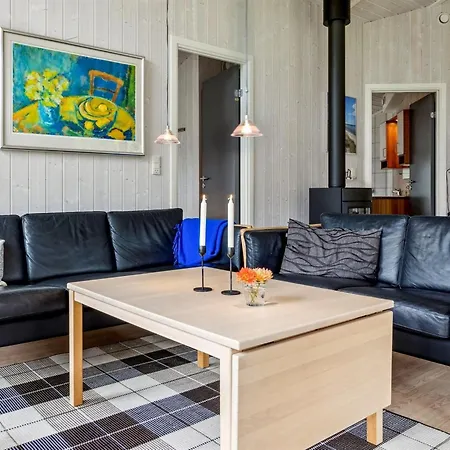 Semesterbostad Eljena - 700m From The Sea By Interhome