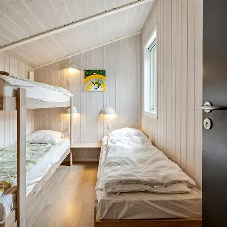 Semesterbostad Eljena - 700m From The Sea By Interhome *