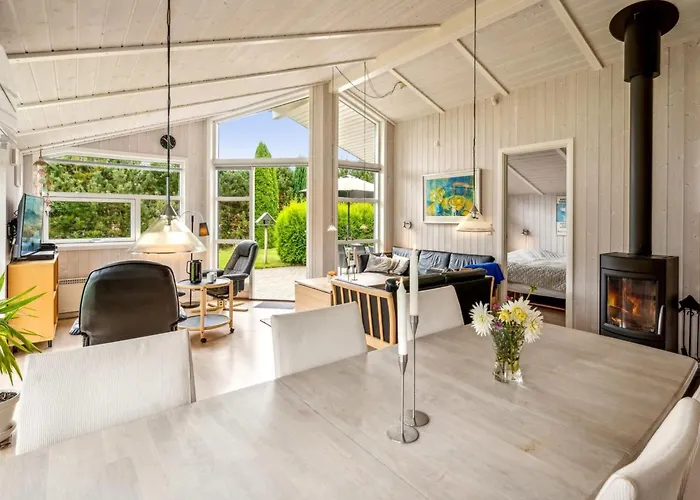 Eljena - 700m From The Sea By Interhome