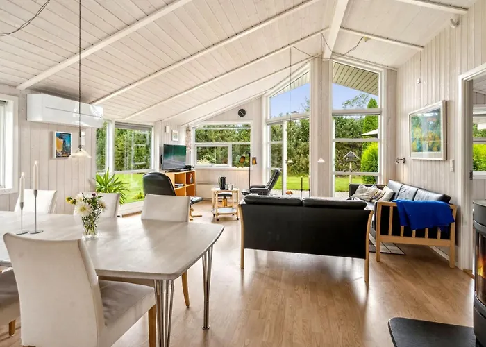 Eljena - 700m From The Sea By Interhome