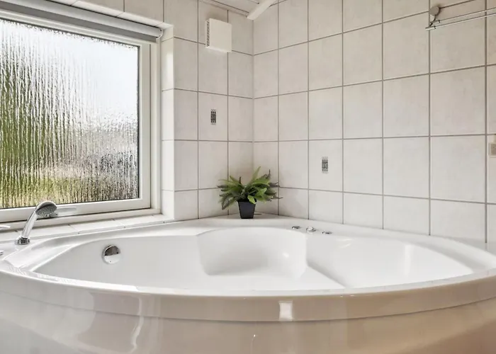 Eljena - 700m From The Sea By Interhome Semesterbostad *