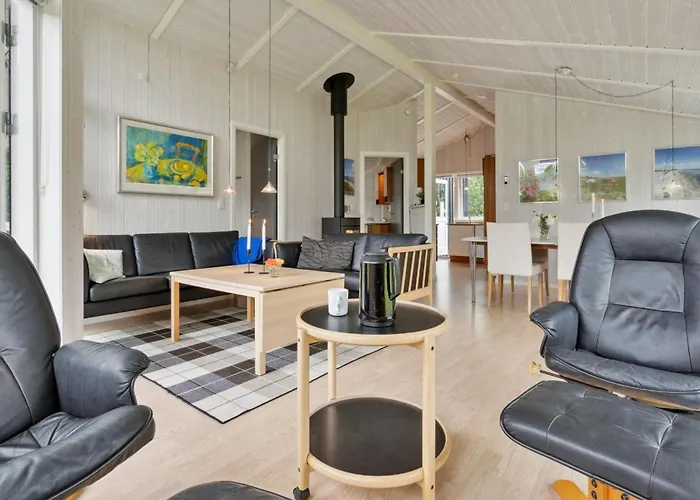Semesterbostad Eljena - 700m From The Sea By Interhome *