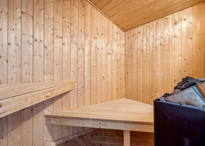 Semesterbostad Eljena - 700m From The Sea By Interhome