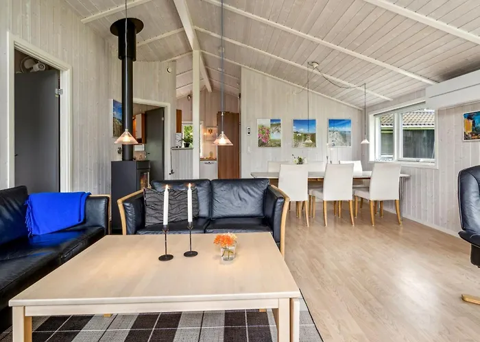 Eljena - 700m From The Sea By Interhome